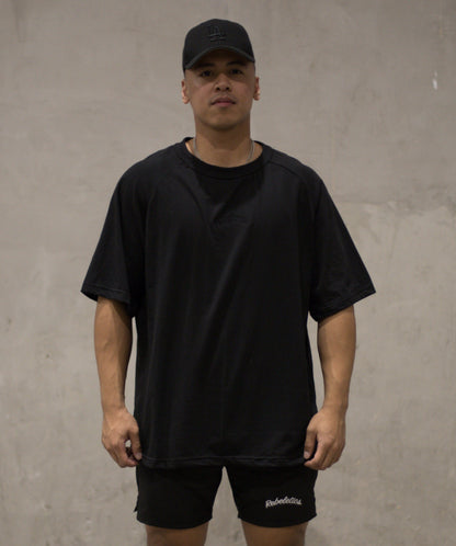 MENS OVERSIZED RAGLAN STYLE TEE - BLACK/BLACK